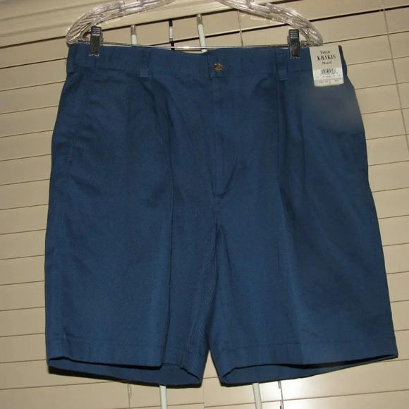 NWT FARAH Khakis Pleated Wrinkle Free Shorts  W36 - Picture 1 of 6